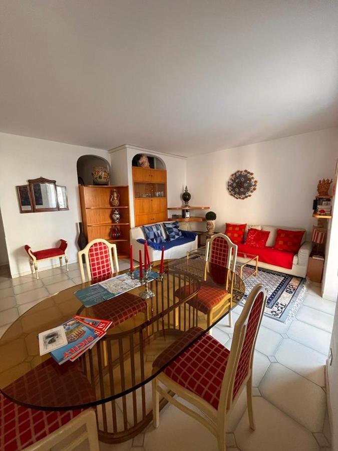 タオルミーナCasa Al Duomoアパートメント エクステリア 写真